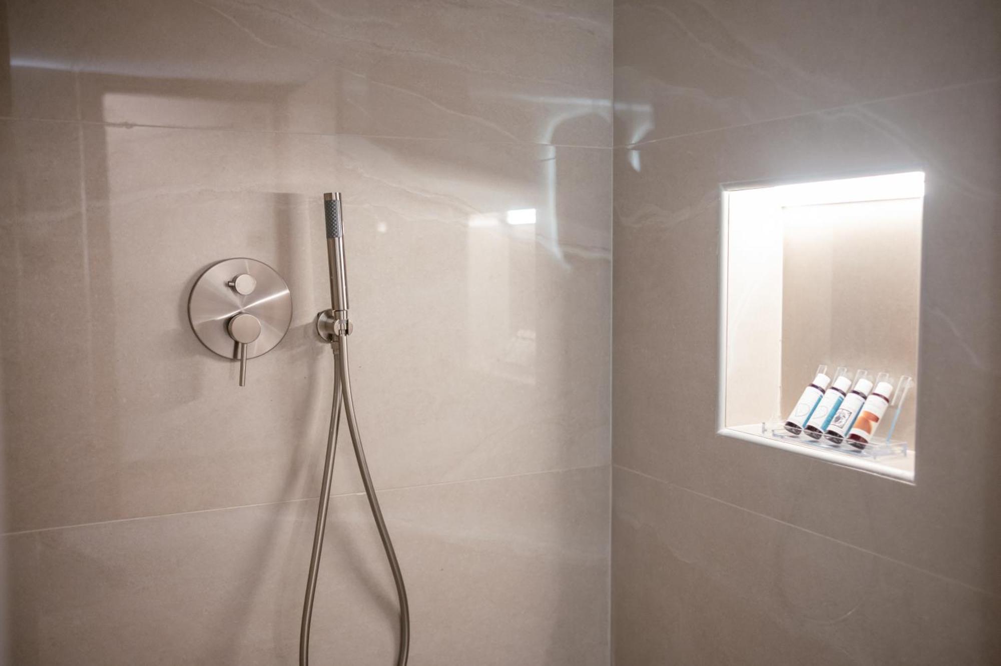 העיירה קוס Apartment Suite Byron מראה חיצוני תמונה